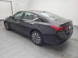Used 2023 Nissan Altima 2.5 SV image 3