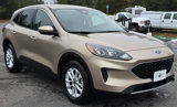 Used 2020 Ford Escape SE image 3