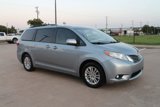 Used 2016 Toyota Sienna XLE w/ XLE Navigation Package image 3