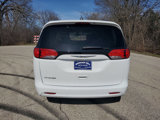 Used 2021 Chrysler Voyager Lxi image 5