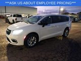 New 2025 Chrysler Pacifica Select image 5