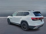 New 2025 Volkswagen Atlas Peak Edition SE image 3