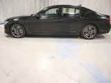 Certified 2022 BMW 750i xDrive w/ Autobahn Package image 5