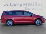 New 2025 Chrysler Pacifica Select image 4