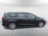 New 2025 Chrysler Pacifica Select image 2