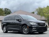Used 2021 Chrysler Pacifica Touring-L image 3
