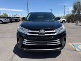 Used 2018 Toyota Highlander XLE image 3