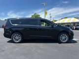 New 2025 Chrysler Pacifica Select image 5