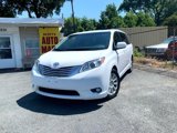 Used 2014 Toyota Sienna XLE image 2