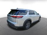 Used 2024 Nissan Pathfinder S image 4