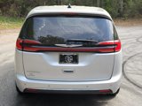 Used 2023 Chrysler Pacifica Touring-L image 3