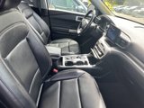 Used 2021 Ford Explorer XLT image 4