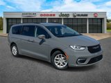 Used 2022 Chrysler Pacifica Touring-L image 2