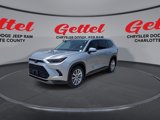 Used 2024 Toyota Grand Highlander AWD image 3