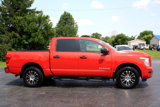 Used 2022 Nissan Titan SV w/ SV Convenience Package image 3