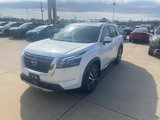 New 2025 Nissan Pathfinder Platinum image 2