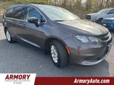 Used 2017 Chrysler Pacifica Touring image 3