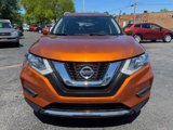 Used 2017 Nissan Rogue SV w/ SV Premium Package image 3