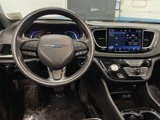 Used 2021 Chrysler Pacifica Limited w/ Uconnect Theater Family Group image 5