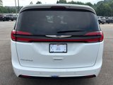 Used 2023 Chrysler Pacifica Touring-L image 4