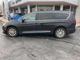 Certified 2017 Chrysler Pacifica Touring-L image 2