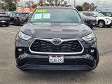 Used 2022 Toyota Highlander XLE image 2