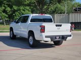 Used 2024 Nissan Frontier SV image 3