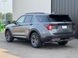 Used 2025 Ford Explorer Active w/ Active Comfort Package image 3