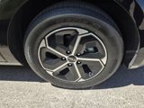 Used 2023 Kia Niro SX image 3
