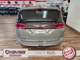 Used 2022 Chrysler Pacifica Touring-L image 5