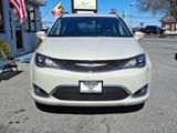 Used 2020 Chrysler Pacifica Touring-L image 2