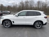 New 2025 BMW X5 xDrive50e image 2