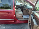 Used 2014 Chrysler Town & Country Touring image 3