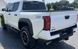 Used 2024 Toyota Tacoma TRD Off-Road image 6