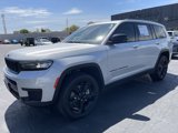Used 2022 Jeep Grand Cherokee L Laredo image 2