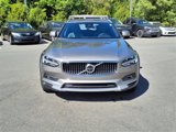 Used 2022 Volvo V90 B6 Cross Country w/ Lounge Package image 2