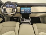 Used 2025 Land Rover Range Rover Long Wheelbase SE image 4