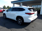 Used 2023 Toyota Highlander XLE image 3