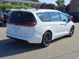 New 2026 Chrysler Pacifica Limited image 4