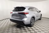 Certified 2023 Toyota Highlander XLE image 5