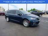 New 2025 Chrysler Pacifica Select image 2