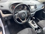 Used 2016 Jeep Cherokee Latitude image 2