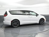 New 2026 Chrysler Pacifica Select image 2