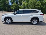 Used 2021 Toyota Highlander L image 2