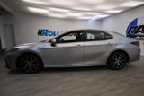 Used 2022 Toyota Camry SE image 2