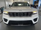 Used 2025 Jeep Grand Cherokee Laredo X image 2