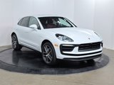 Used 2025 Porsche Macan image 3