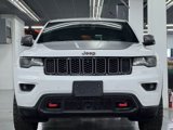 Used 2018 Jeep Grand Cherokee Trailhawk image 2