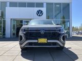 New 2025 Volkswagen Atlas Peak Edition SE image 2