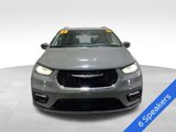 Used 2022 Chrysler Pacifica Touring-L image 2